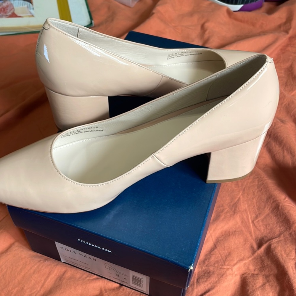 NWTwomen shoes 9B colehaan